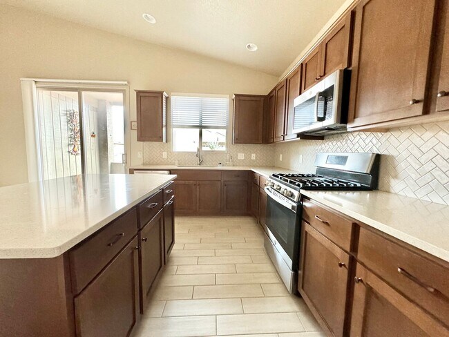 Building Photo - 3BR/2BA/2CG, 1570 sq.ft. rental built in 2022 in Sierra Vista, AZ