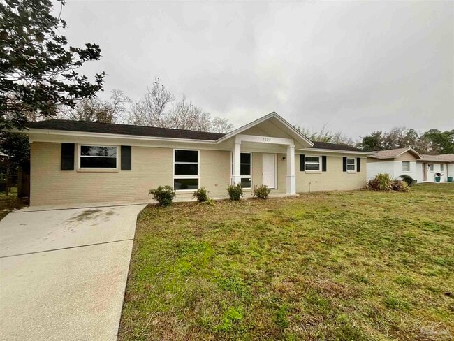 Building Photo - 1127 Redwood Ln