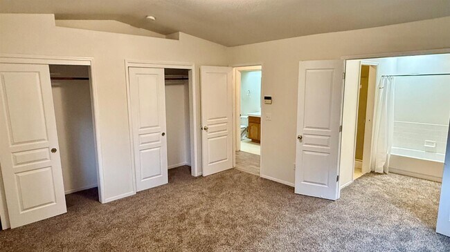 Building Photo - 945 Don Medico Dr