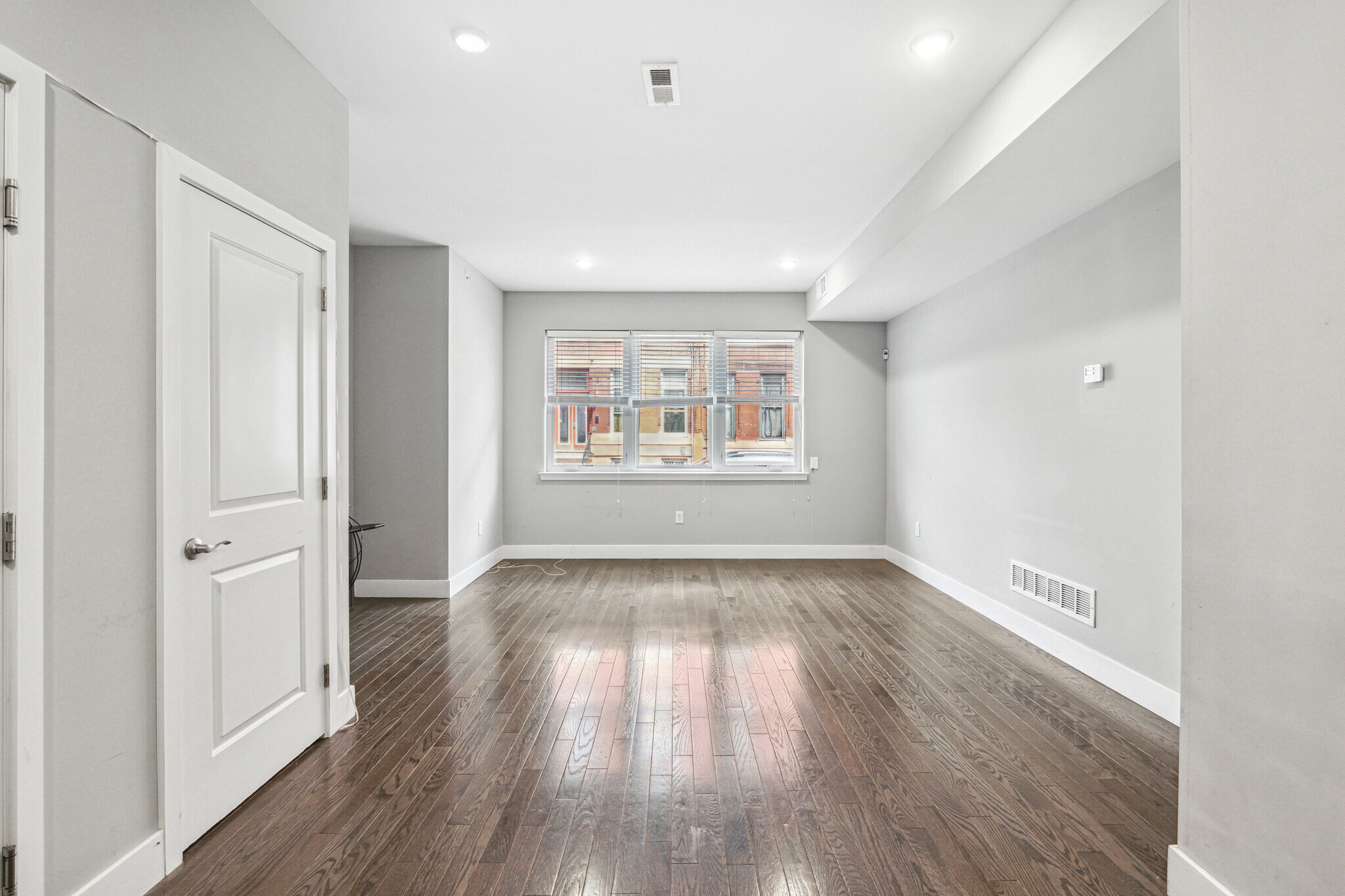Building Photo - 912 N 16th St