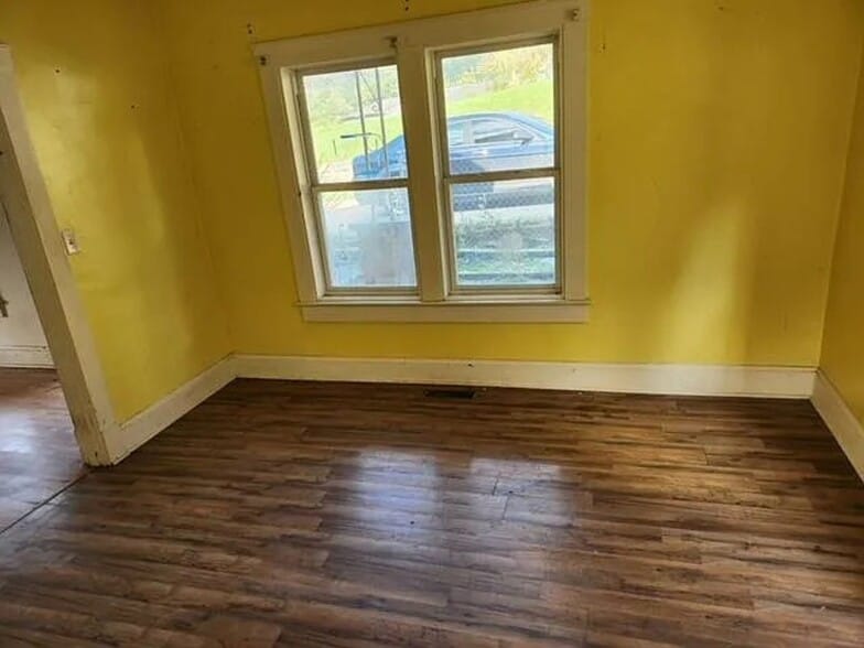 Building Photo - 209 Laurel St