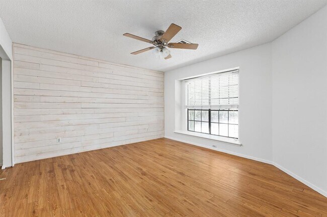 Building Photo - 8701 Palace Pkwy