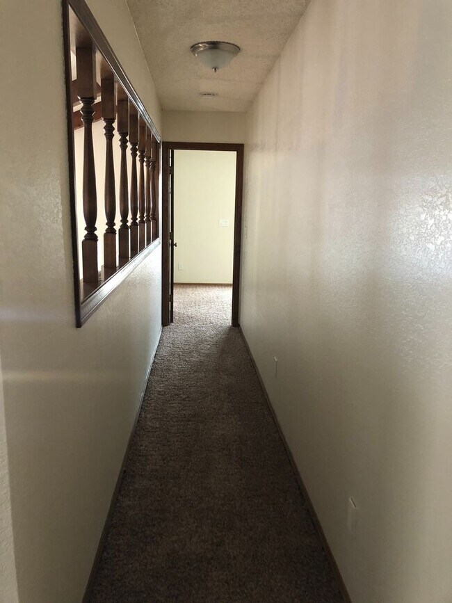 Building Photo - Spring Valley Lake Home