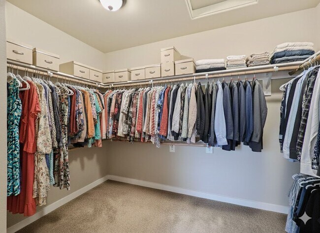 Building Photo - Modern 4-Bedroom Gem | Maintenance-Free Living & Private Side Yard!