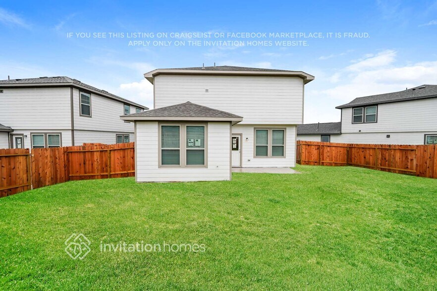 Building Photo - 5628 Poinsettia Pl