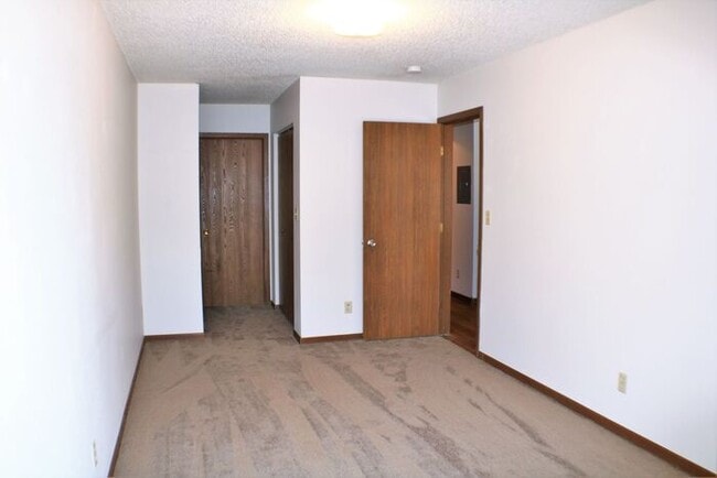 Building Photo - $1,195 | 2 Bedroom, 2 Bathroom Apartment |...