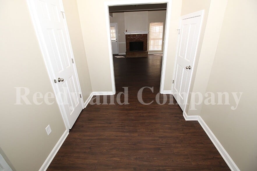 Building Photo - 6305 Kirby Downs Dr