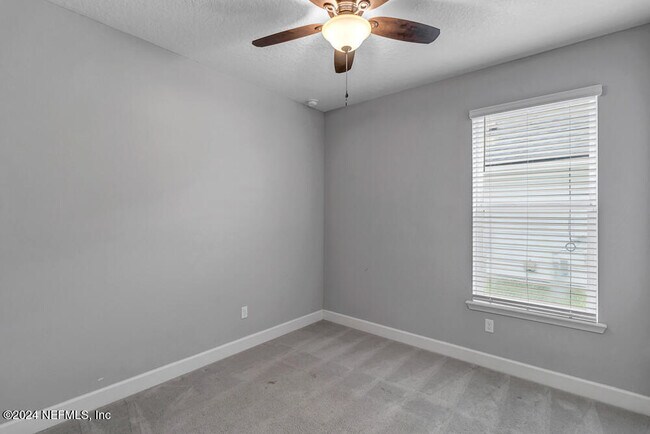 Building Photo - 588 Vista Lake Cir