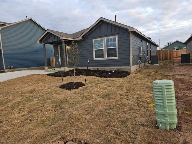 Building Photo - 510 Sunray Dr