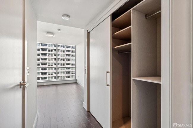 Building Photo - 708 Long Bridge St