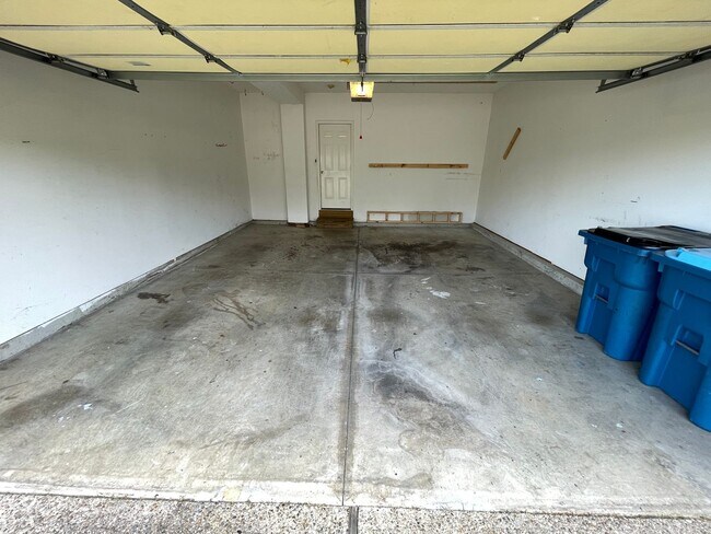 Building Photo - Amazing Home East Jefferson Co For Lease