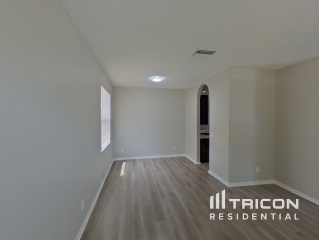 Building Photo - 906 Grand Canyon Dr