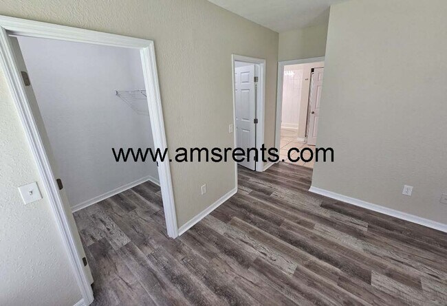 Building Photo - 505 Mallard Ct