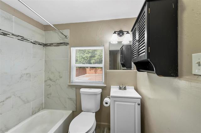 Building Photo - 2717 Townsend Dr