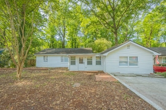 Building Photo - 230 Habersham Dr