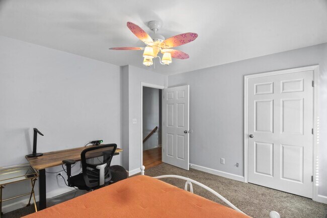 Building Photo - 126 Hemlock Dr