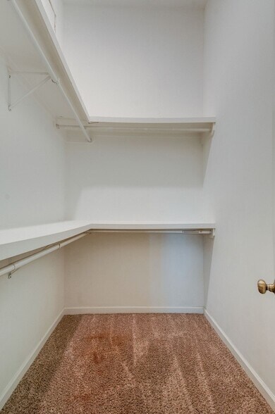 Building Photo - 625 Mercer Dr