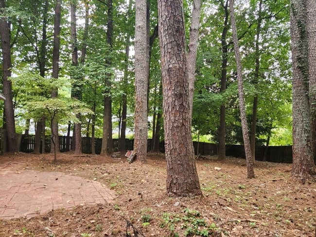 Building Photo - 2 Bedroom 2.5 Bath Home MINS FROM LENOX SQUARE MALL!