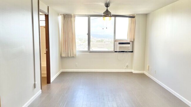 Building Photo - 1060 Kamehameha Hwy