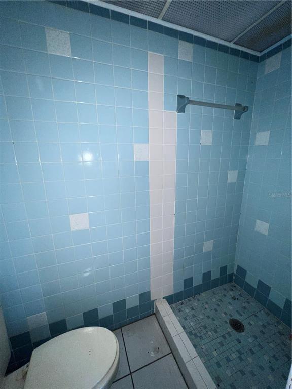 Building Photo - 3220 Pinon Dr