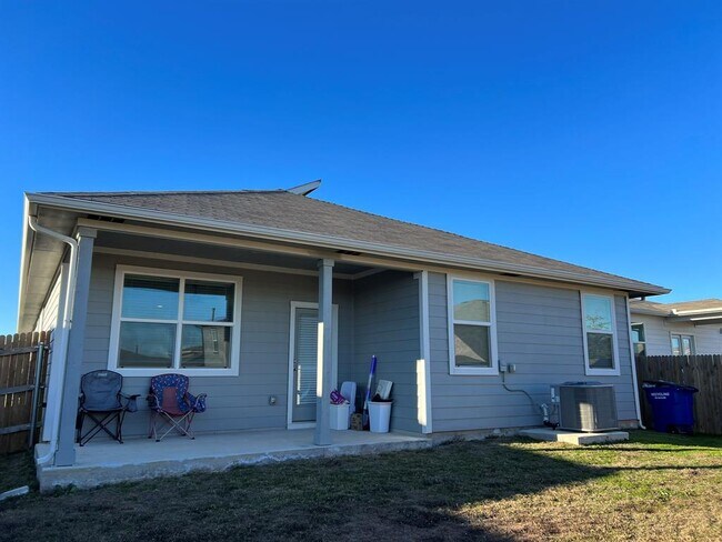 Building Photo - 14213 Cantarra Dr