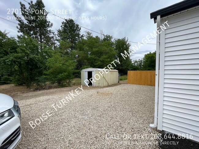 Building Photo - 2701 S Pond St