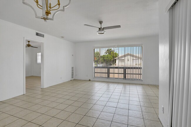 Building Photo - 5951 NE 18th Ave