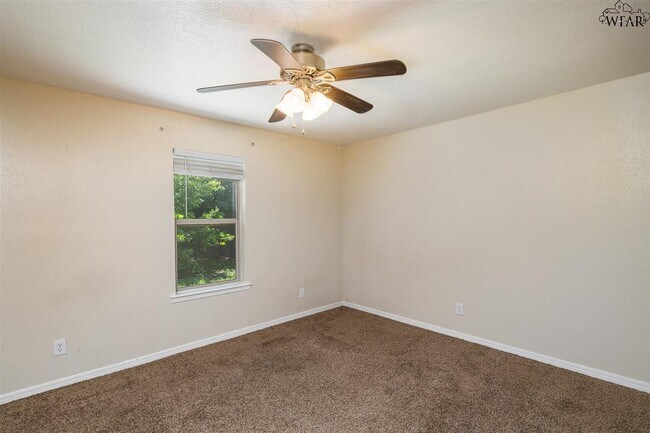 Building Photo - 5503 Lucky Ln