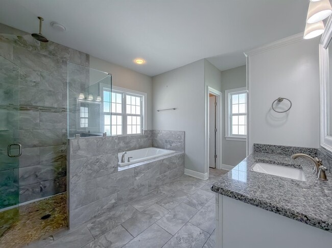 Building Photo - 2508 Goldenrod Wy