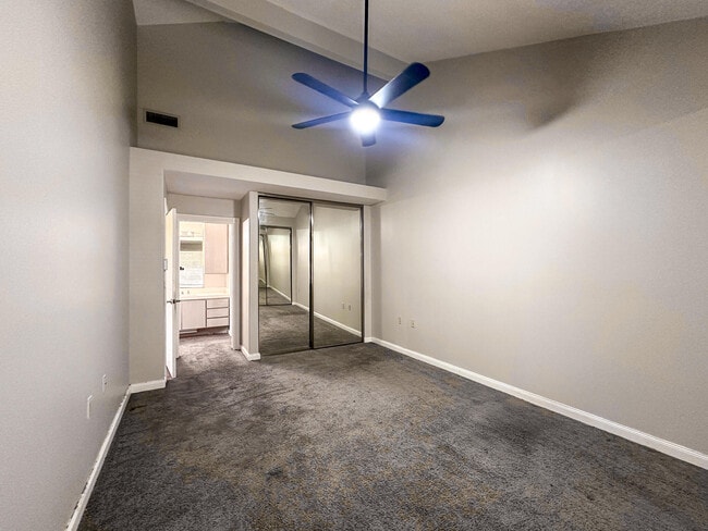 Building Photo - 3662 SW Sunset Trace Cir