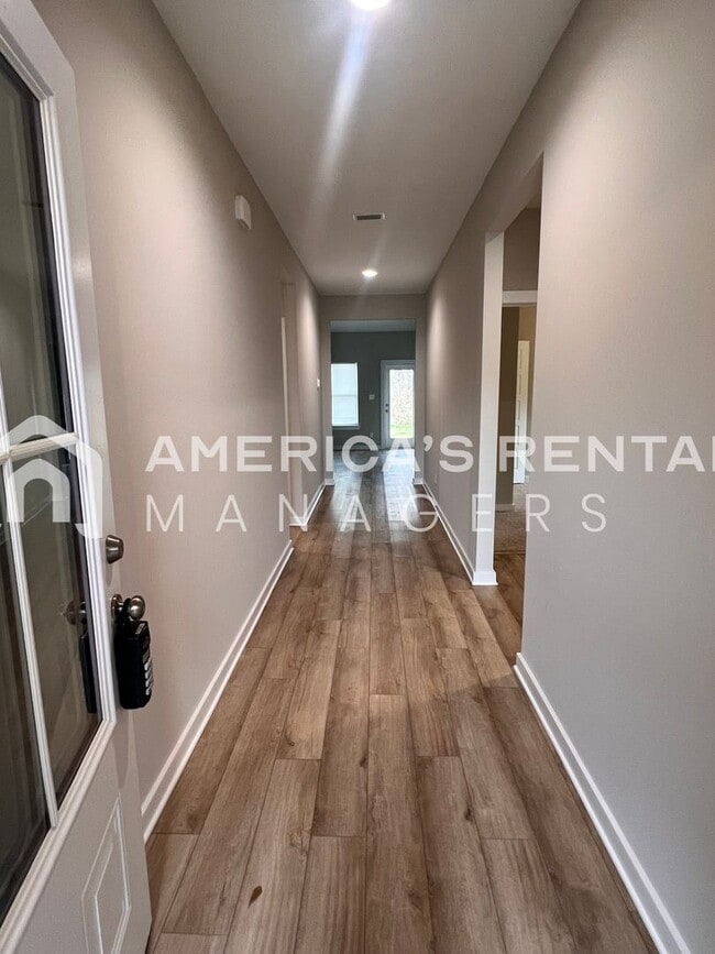 Building Photo - Home for Rent in Bay Minette, AL!! View with 48 Hours Notice!