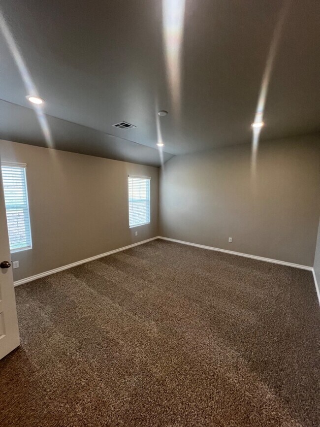 Building Photo - 2765 Alice Wy