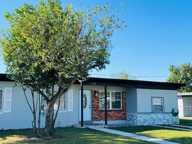 Building Photo - 7024 Moderna Way