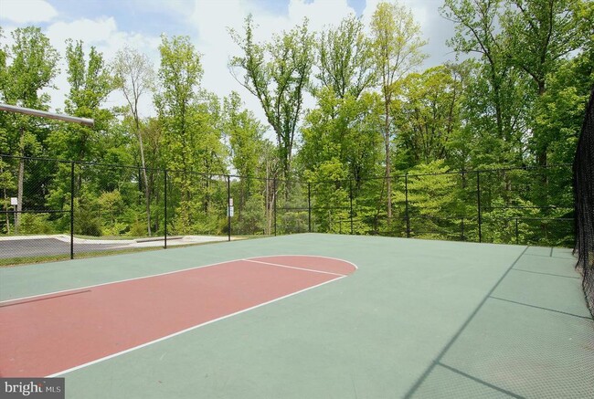 Building Photo - 9327 Hundith Hill Ct