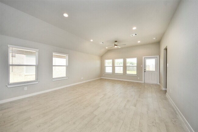 Building Photo - 11834 Maple Oak Dr