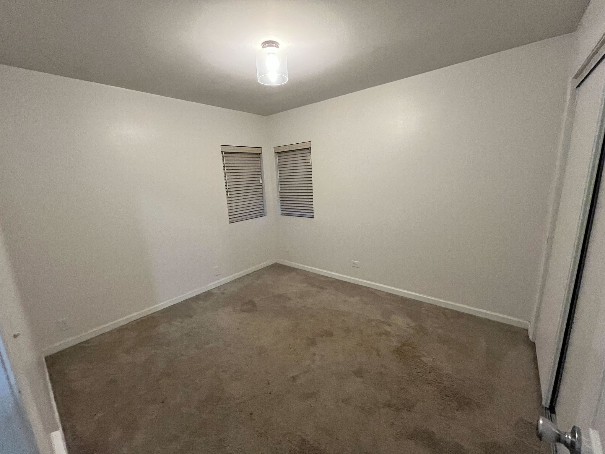 Building Photo - 1730 SE Maple Ct