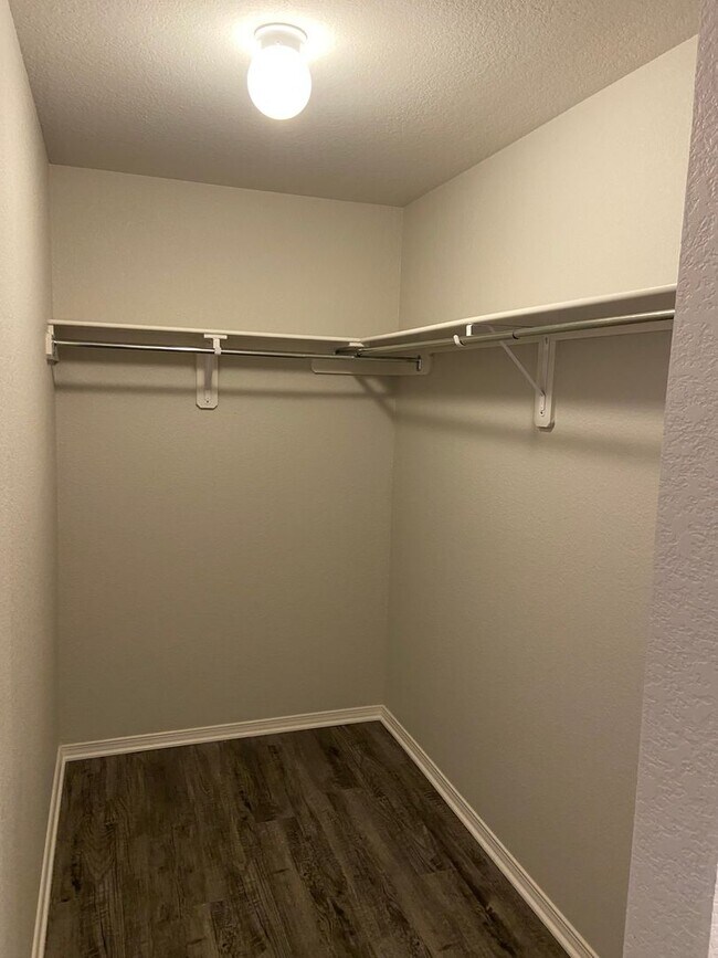 Building Photo - Pre-Leasing Now! Modern Three Bedroom | Two Bath Home in Conrad Court