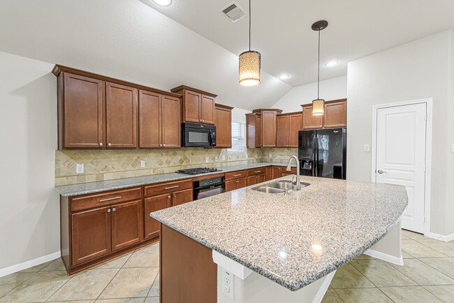 Building Photo - 4834 Oak Rambling Dr