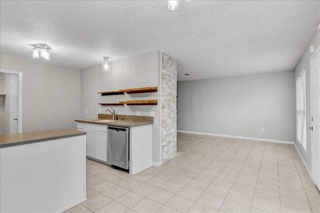 Building Photo - 968 Park Meadow Dr