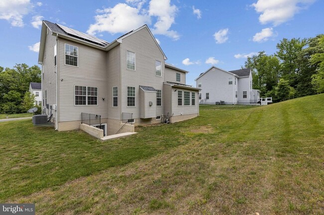 Building Photo - 2201 Monticello Ct