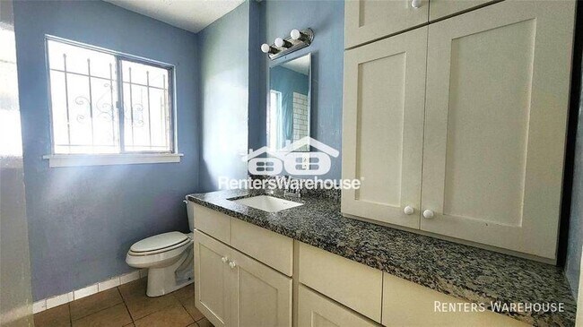 Building Photo - Cottage style 3 bedroom, 1 full bath home ...