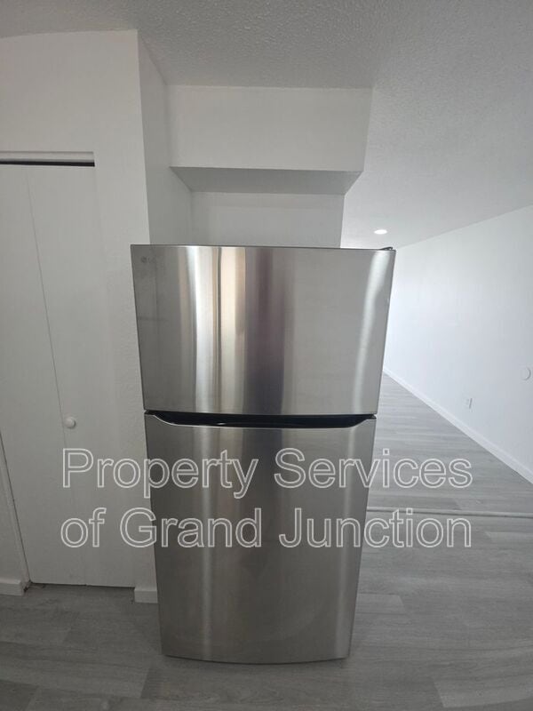 Building Photo - 3238-D 1/4 D 1/4 Rd
