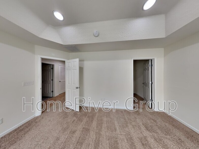 Building Photo - 4895 Creek Bluff Ln