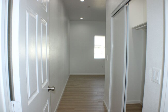 Building Photo - Brand New -4BD + 2BTH Solar-Powered Home