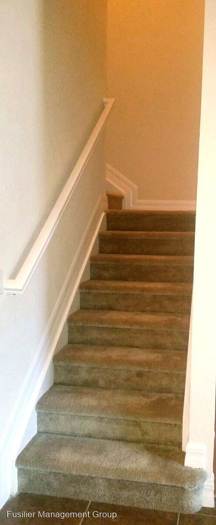 Building Photo - 2 br, 2.5 bath House - 9981 Eagle Creek Ce...