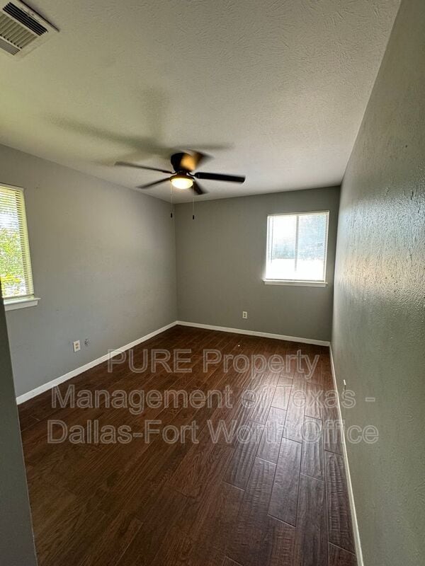 Building Photo - 4256 Ambrose Dr