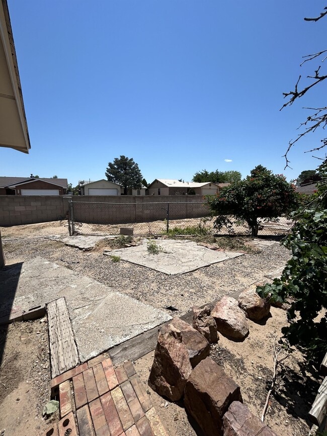 Building Photo - 6101 Equestrian Dr NW