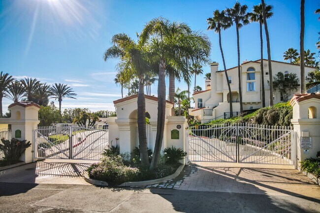 Building Photo - 6463 Zuma View Pl