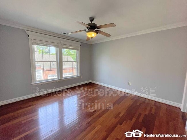 Building Photo - 2940 Hollister Ave
