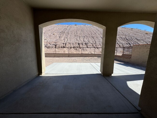 Building Photo - Laughlin Ranch 3 BR 2Ba Public Golf Community with Canyon & Mountain Views